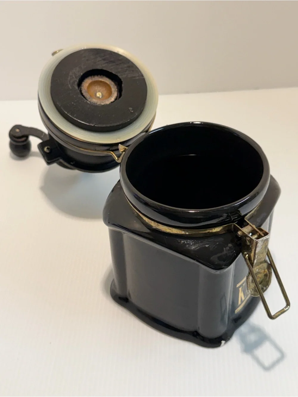 David Birch London Pottery Green Canister Coffee Grinder 9.5 in. 1980